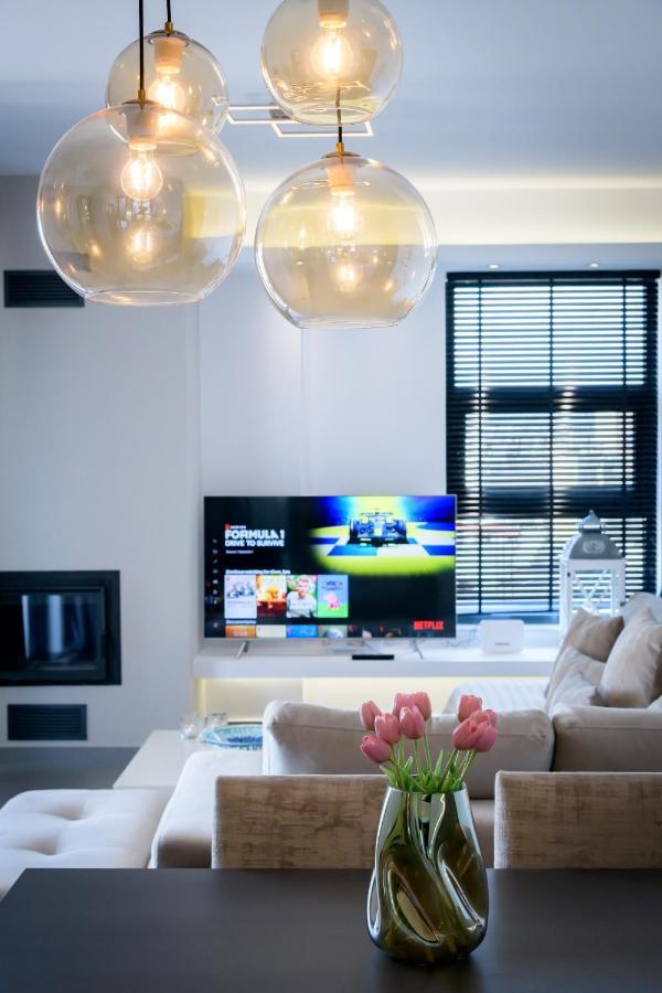 Stylish 2Br Flat With Stunning Views & Prv Parking Apartman Athén Kültér fotó