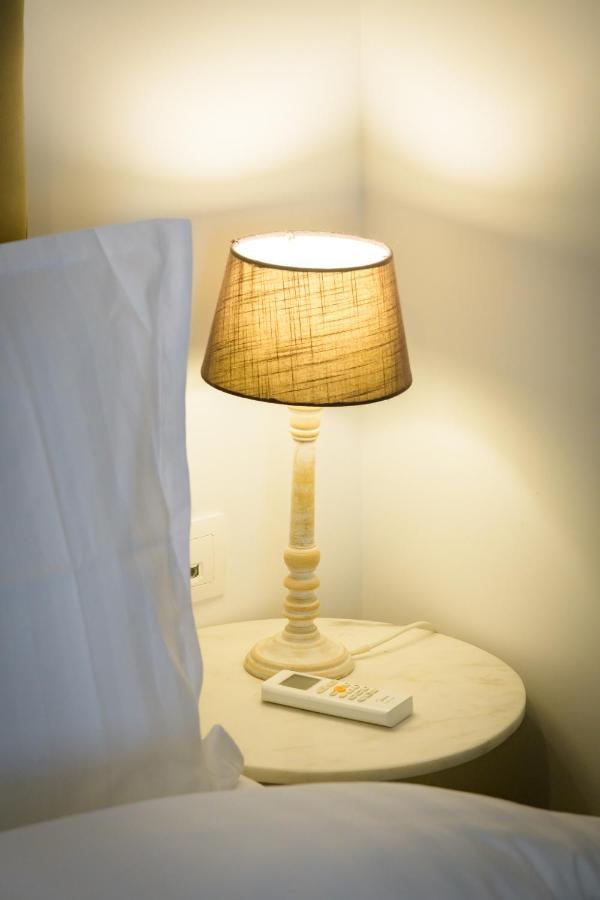 Stylish 2Br Flat With Stunning Views & Prv Parking Apartman Athén Kültér fotó
